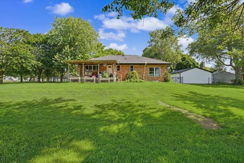 Tiny photo for 1413 E 2950 North Road, Mansfield, IL 61854 (MLS # 12685487)