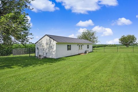 Tiny photo for 1413 E 2950 North Road, Mansfield, IL 61854 (MLS # 12685487)