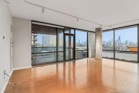 Tiny photo for 860 W Blackhawk Street, Chicago, IL 60642 (MLS # 12734079)