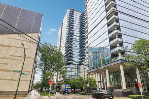 Photo of 860 W Blackhawk Street, Chicago, IL 60642 (MLS # 12734079)