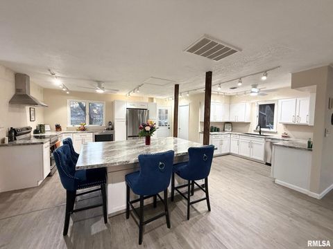 Tiny photo for 2 PINEWOOD Drive, Carbondale, IL 62901 (MLS # QC4269880)