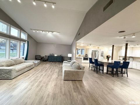 Tiny photo for 2 PINEWOOD Drive, Carbondale, IL 62901 (MLS # QC4269880)