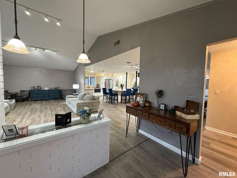 Tiny photo for 2 PINEWOOD Drive, Carbondale, IL 62901 (MLS # QC4269880)