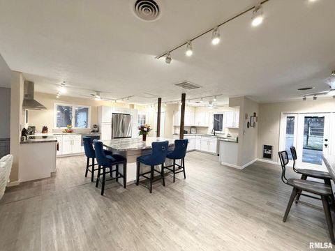 Tiny photo for 2 PINEWOOD Drive, Carbondale, IL 62901 (MLS # QC4269880)