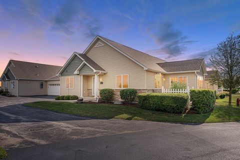Photo of 2182 Waterbury Lane E #2182, Sycamore, IL 60178 (MLS # 12490494)