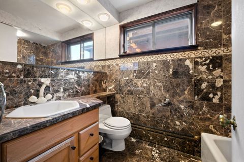 Tiny photo for 832 W Junior Terrace, Chicago, IL 60613 (MLS # 12585503)