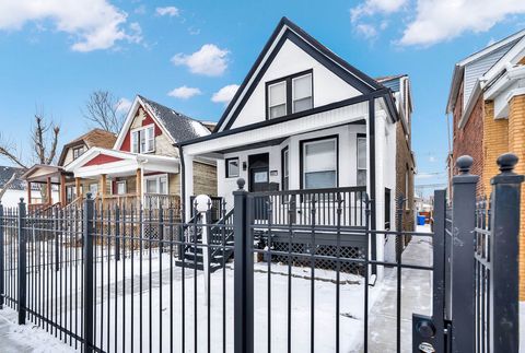 Tiny photo for 6607 S Oakley Avenue, Chicago, IL 60636 (MLS # 12550311)