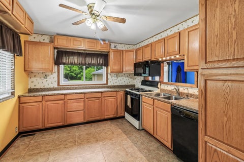 Tiny photo for 11806 Maple Avenue, Hebron, IL 60034 (MLS # 12671781)