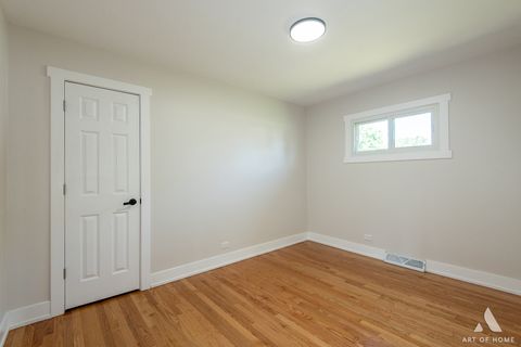 Tiny photo for 6710 W 115th Street, Worth, IL 60482 (MLS # 12489200)