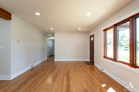 Tiny photo for 6710 W 115th Street, Worth, IL 60482 (MLS # 12489200)