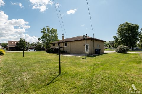 Tiny photo for 6710 W 115th Street, Worth, IL 60482 (MLS # 12489200)