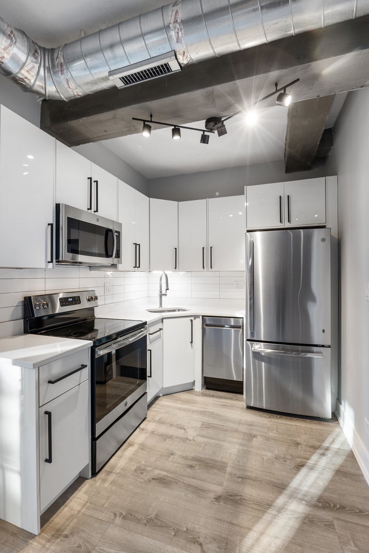 7645 N SHERIDAN Road 511