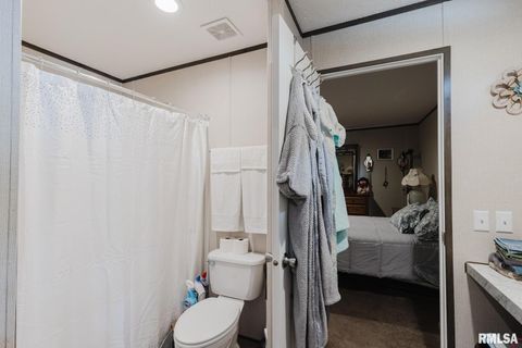 Tiny photo for 344 N Seba Street, Hurst, IL 62949 (MLS # EB459836)