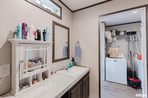 Tiny photo for 344 N Seba Street, Hurst, IL 62949 (MLS # EB459836)