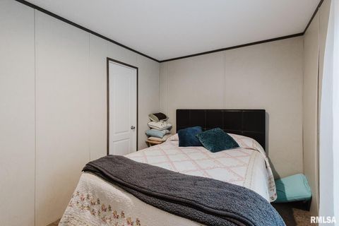 Tiny photo for 344 N Seba Street, Hurst, IL 62949 (MLS # EB459836)