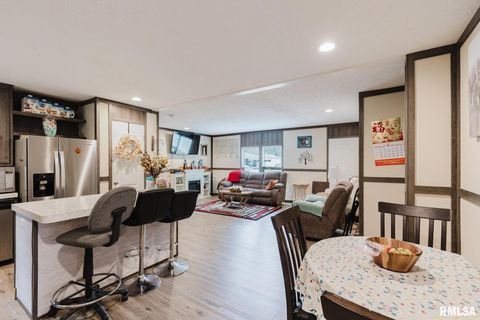 Tiny photo for 344 N Seba Street, Hurst, IL 62949 (MLS # EB459836)