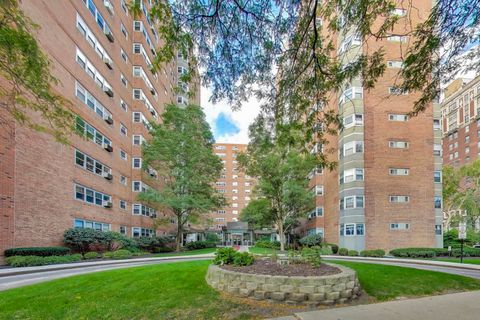 Tiny photo for 4950 N Marine Drive #1402, Chicago, IL 60640 (MLS # 12507504)