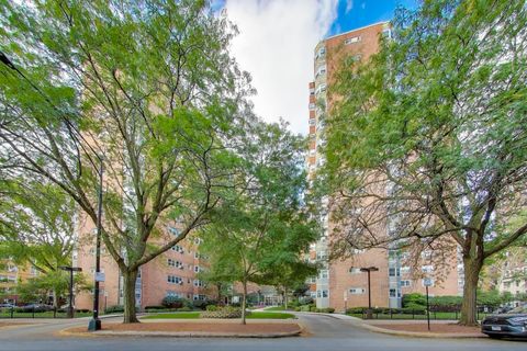 Tiny photo for 4950 N Marine Drive #1402, Chicago, IL 60640 (MLS # 12507504)