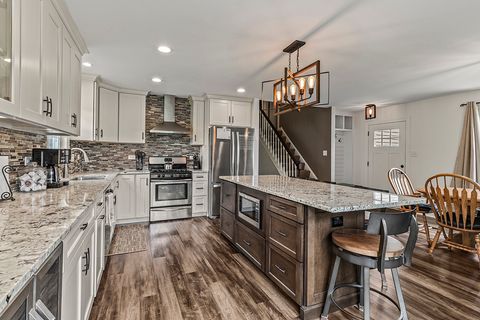 Tiny photo for 20624 S Frankfort Square Road, Frankfort, IL 60423 (MLS # 12453941)