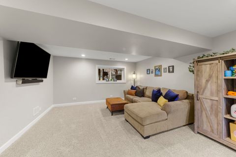 Tiny photo for 714 E Emerson Avenue, Lombard, IL 60148 (MLS # 12586118)