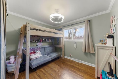 Tiny photo for 714 E Emerson Avenue, Lombard, IL 60148 (MLS # 12586118)