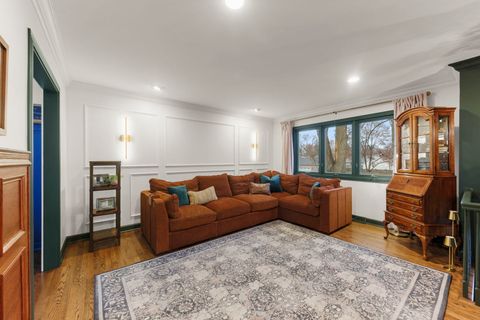 Tiny photo for 714 E Emerson Avenue, Lombard, IL 60148 (MLS # 12586118)