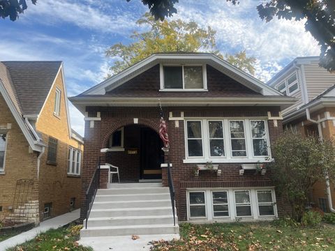 A home in North Riverside