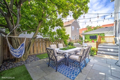Tiny photo for 2907 N Wolcott Avenue #B, Chicago, IL 60657 (MLS # 12759637)