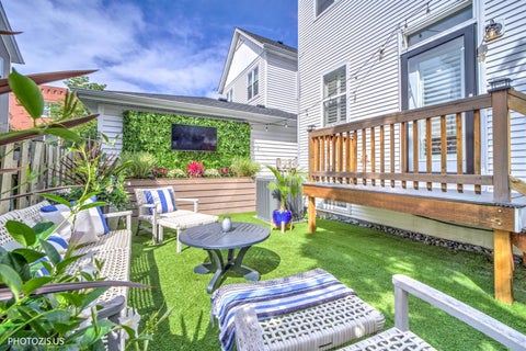 Tiny photo for 2907 N Wolcott Avenue #B, Chicago, IL 60657 (MLS # 12759637)