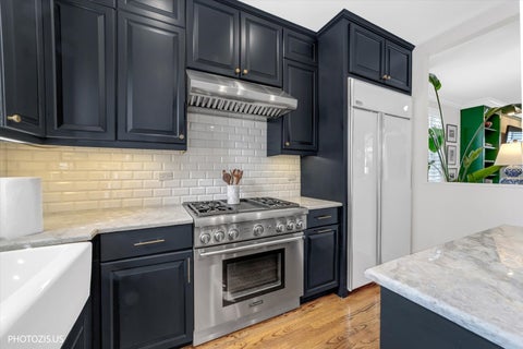 Tiny photo for 2907 N Wolcott Avenue #B, Chicago, IL 60657 (MLS # 12759637)