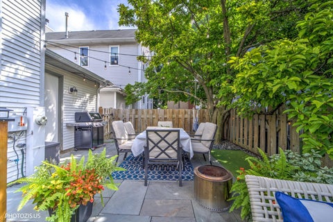Tiny photo for 2907 N Wolcott Avenue #B, Chicago, IL 60657 (MLS # 12759637)