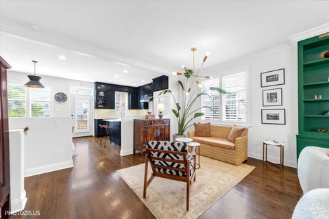 Tiny photo for 2907 N Wolcott Avenue #B, Chicago, IL 60657 (MLS # 12759637)