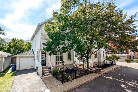 Photo of 2907 N Wolcott Avenue, Chicago, IL 60657 (MLS # 12759637)