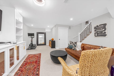 Tiny photo for 2907 N Wolcott Avenue #B, Chicago, IL 60657 (MLS # 12759637)