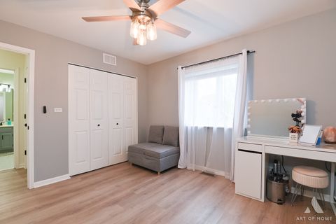 Tiny photo for 902 Ashley Court, Westmont, IL 60559 (MLS # 12629366)