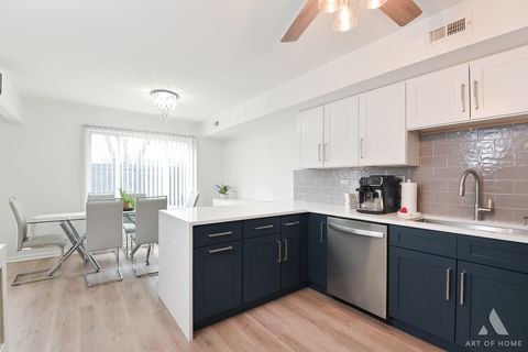Tiny photo for 902 Ashley Court, Westmont, IL 60559 (MLS # 12629366)