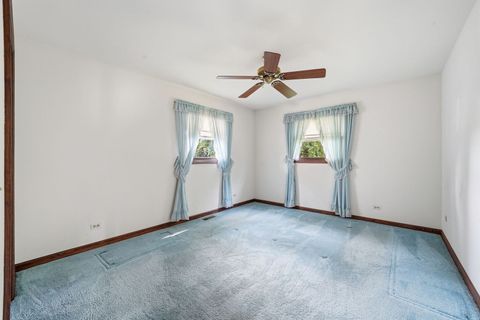Tiny photo for 629 N Lakeview Drive, Round Lake, IL 60073 (MLS # 12645597)