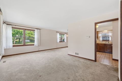 Tiny photo for 629 N Lakeview Drive, Round Lake, IL 60073 (MLS # 12645597)