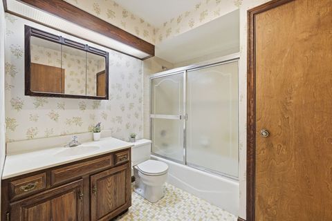Tiny photo for 629 N Lakeview Drive, Round Lake, IL 60073 (MLS # 12645597)