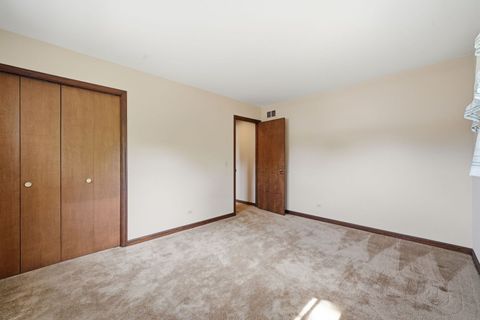 Tiny photo for 629 N Lakeview Drive, Round Lake, IL 60073 (MLS # 12645597)