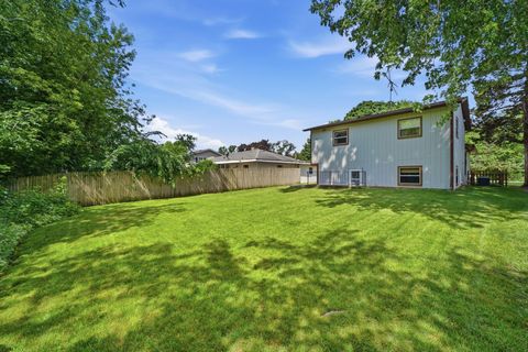 Tiny photo for 629 N Lakeview Drive, Round Lake, IL 60073 (MLS # 12645597)