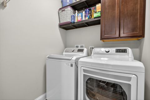 Tiny photo for 693 Slate Run, Elgin, IL 60124 (MLS # 12505578)