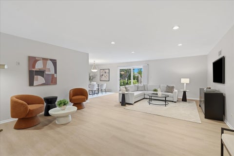 Tiny photo for 4568 Lindenwood Lane, Northbrook, IL 60062 (MLS # 12772520)