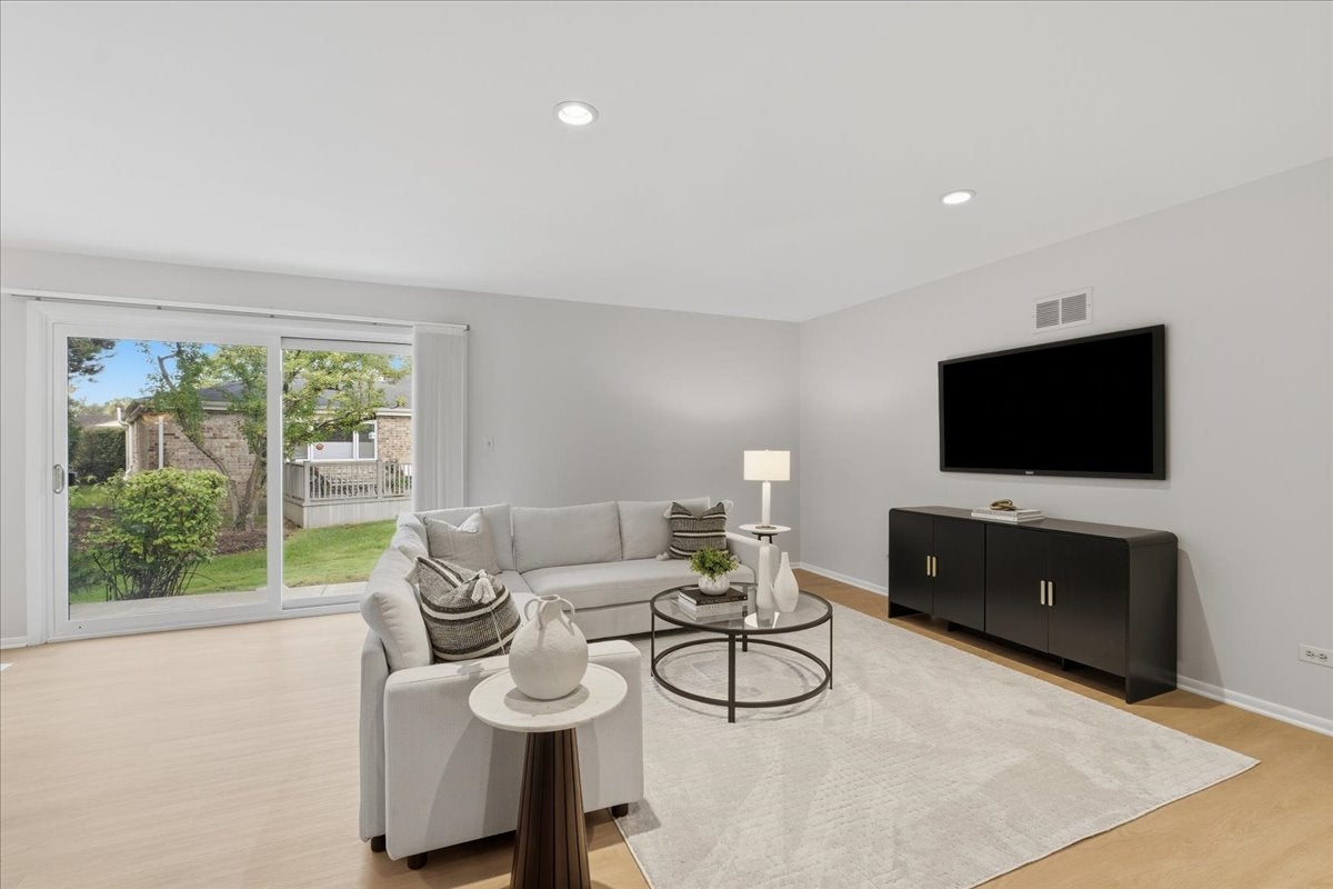 4568 Lindenwood Lane