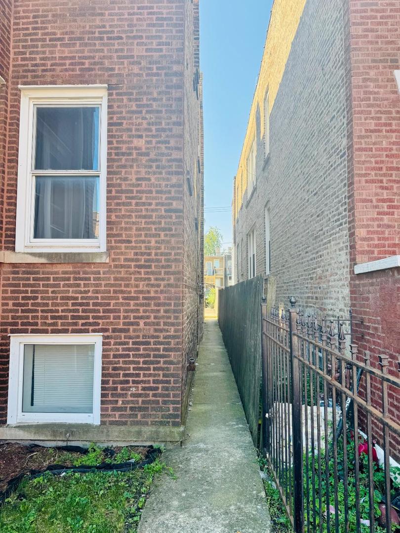 4935 W Monroe Street