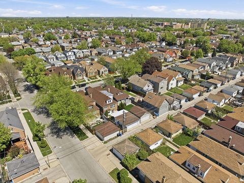 Tiny photo for 5853 W Newport Avenue, Chicago, IL 60634 (MLS # 12630762)