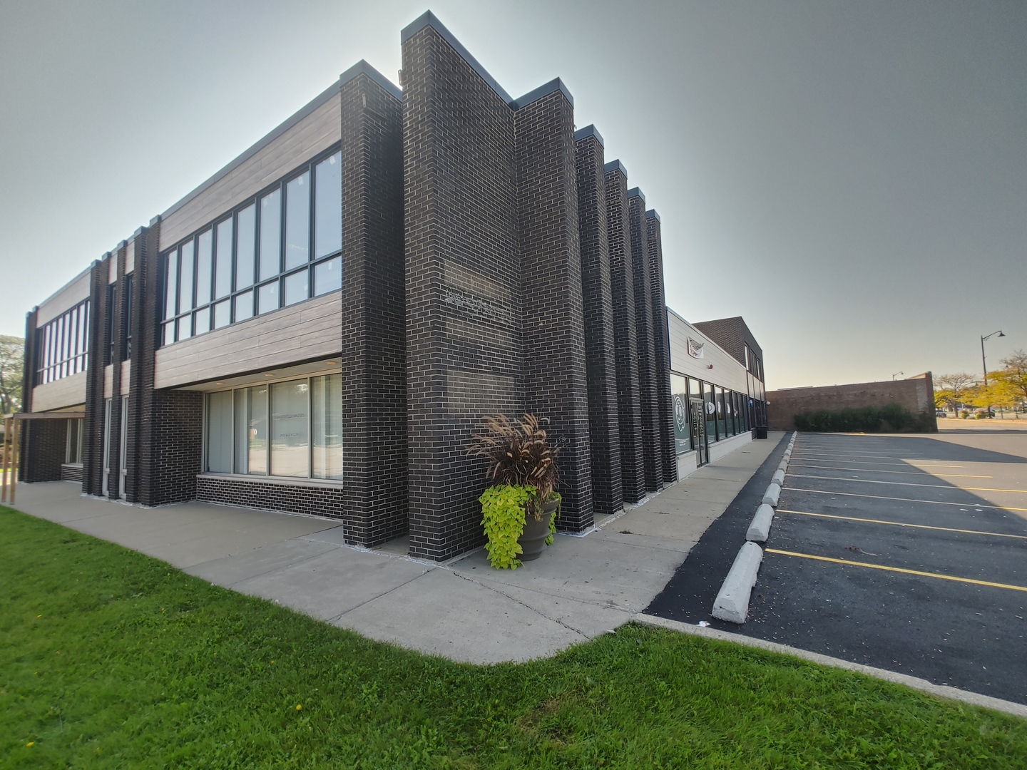 12201 S Harlem Avenue 12201-12211