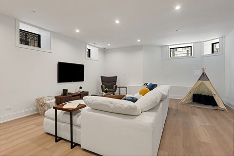 Tiny photo for 3711 N Magnolia Avenue, Chicago, IL 60613 (MLS # 12615546)