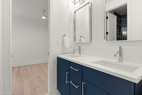 Tiny photo for 3711 N Magnolia Avenue, Chicago, IL 60613 (MLS # 12615546)