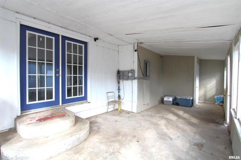 Tiny photo for 621 6TH Street, Camanche, IA 52730 (MLS # QC4268881)